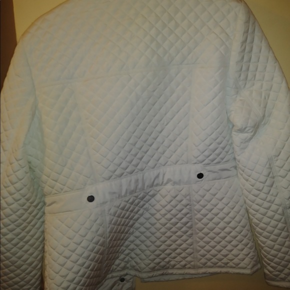 A white coat - Picture 2 of 2